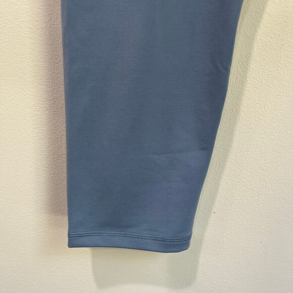 Old Navy Go Dry High Rise Capri Leggings Size XL Blue Activewear Yoga - Picture 3 of 10